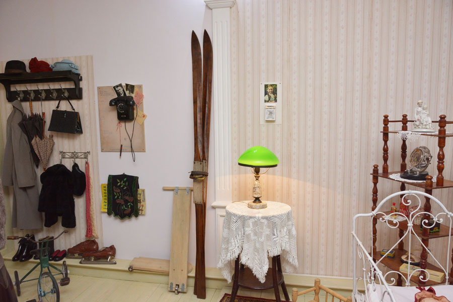 Вид 3 экспозиции выставки 