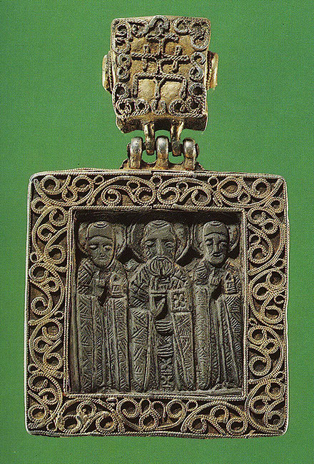  Нагрудная иконка. XIV в. Никола, Козьма, Демьян