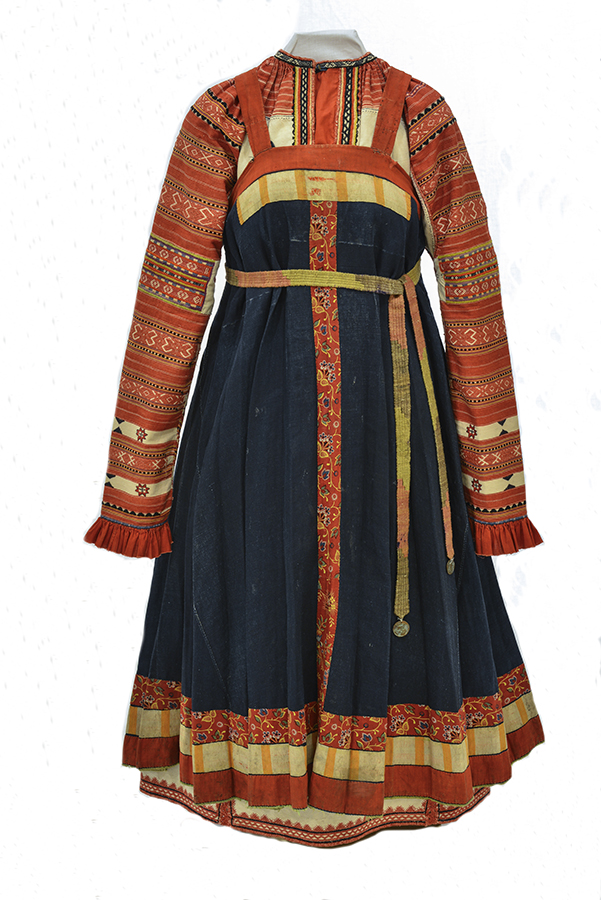 Женский праздничный сарафанный комплекс. 1870–1880-е гг.