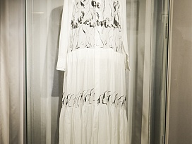 Платье, х/б ткань, китайская тушь. Ручная роспись А. Рёмнёва