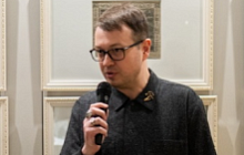 Авторская экскурсия коллекционера Дениса Арциновича на выставке «Дороже золота. Ювелирная резьба по цветному камню»