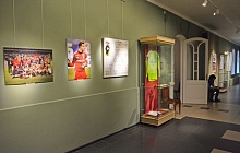 Выставка "Мы верим твёрдо в героев спорта"
