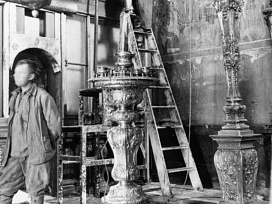 Восстановление иконостаса <br>и гробницы Сергия Радонежского в Троицком соборе. 1945 г.